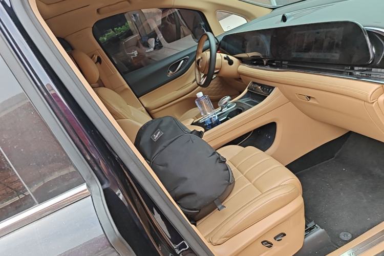 Used VOYAH Dream 2024 EV Long-Range Premium Edition Right Front Seat
