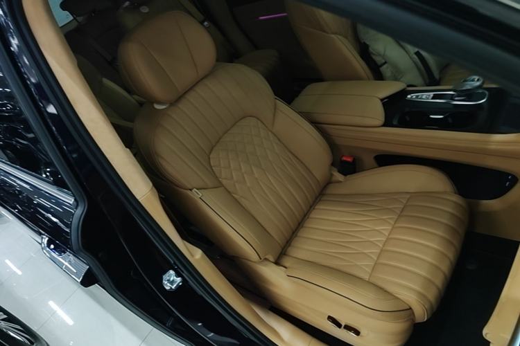 Used VOYAH Dream 2024 PHEV Ultra-Long Range Flagship Edition Right Front Seat