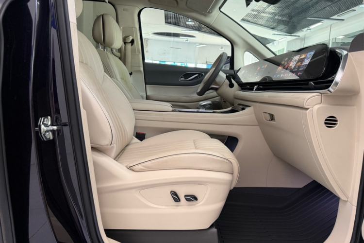 Used VOYAH Dream 2024 PHEV Ultra-Long Range Flagship Edition Right Front Seat