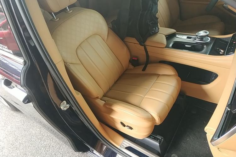 Used VOYAH Dream 2024 PHEV Extended-Range Premium Edition Right Front Seat