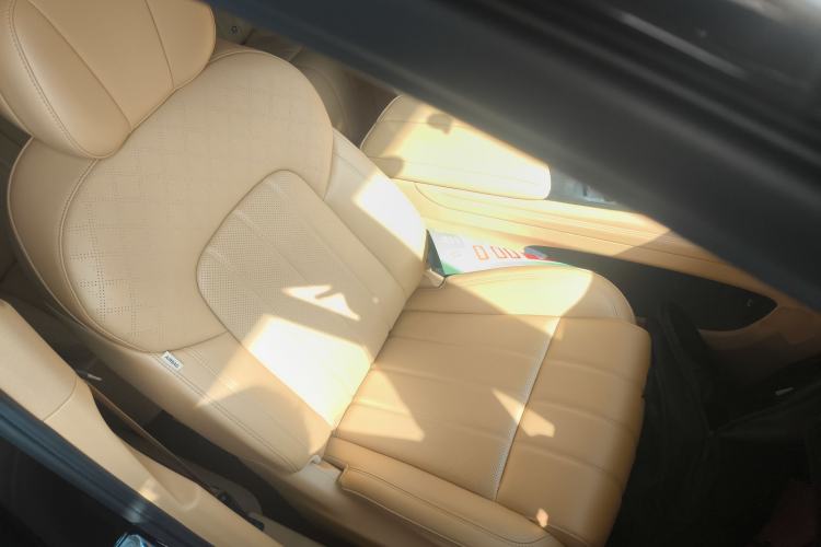 Used VOYAH Dream 2024 PHEV Extended-Range Premium Edition Right Front Seat