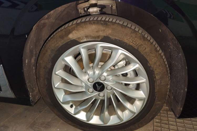 Used VOYAH Dream 2024 PHEV Extended-Range Premium Edition Right Front Wheel Hub