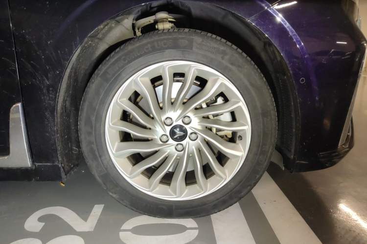 Used VOYAH Dream 2024 PHEV Extended-Range Premium Edition Right Front Wheel Hub
