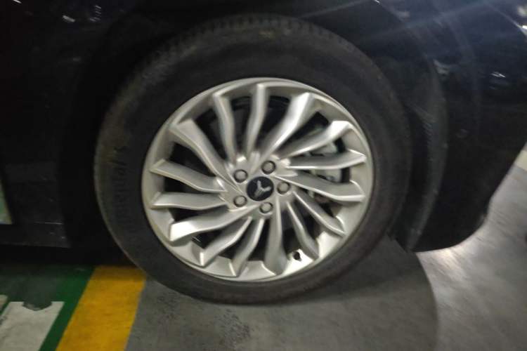 Used VOYAH Dream 2024 PHEV Extended-Range Premium Edition Right Front Wheel Hub