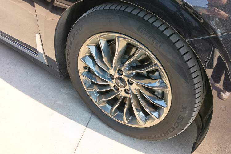 Used VOYAH Dream 2024 PHEV Extended-Range Premium Edition Right Front Wheel Hub