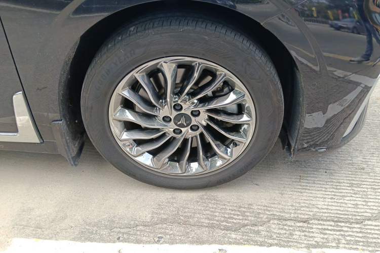 Used VOYAH Dream 2024 PHEV Ultra-Long Range Flagship Edition Right Front Wheel Hub