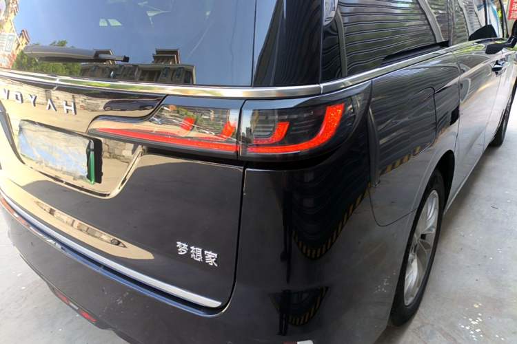 Used VOYAH Dream 2024 PHEV Extended-Range Premium Edition Right Rear Taillight