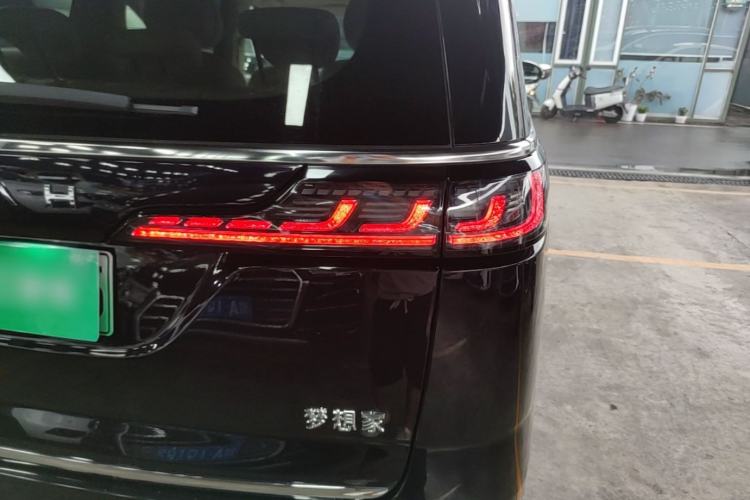 Used VOYAH Dream 2024 PHEV Extended-Range Premium Edition Right Rear Taillight