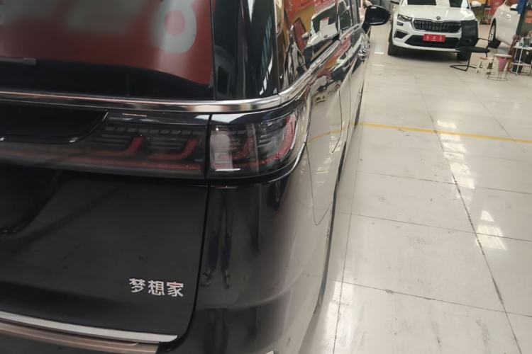 Used VOYAH Dream 2024 PHEV Ultra-Long Range Flagship Edition Right Rear Taillight