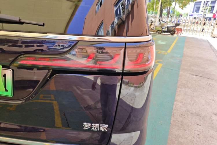 Used VOYAH Dream 2024 PHEV Ultra-Long Range Flagship Edition Right Rear Taillight