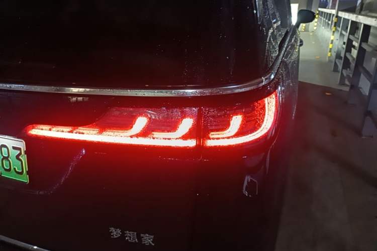 Used VOYAH Dream 2024 PHEV Ultra-Long Range Flagship Edition Right Rear Taillight