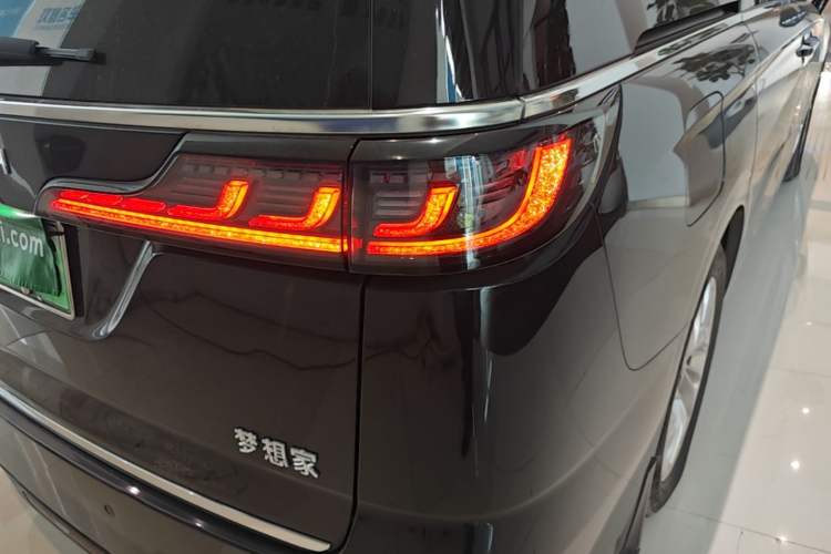 Used VOYAH Dream 2024 PHEV Extended-Range Premium Edition Right Rear Taillight
