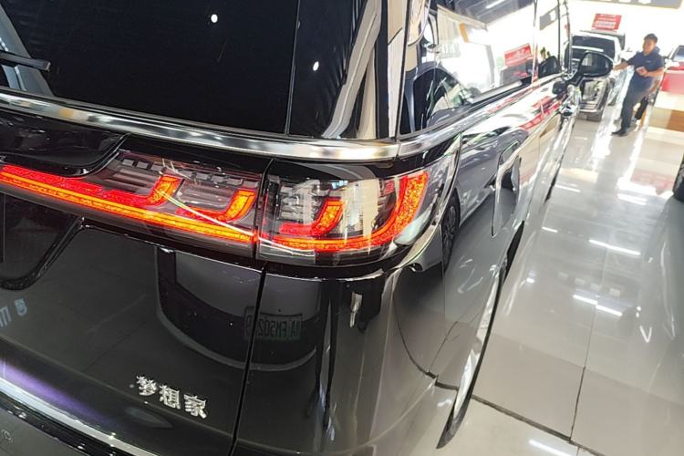 Used VOYAH Dream 2024 PHEV Extended-Range Premium Edition Right Rear Taillight