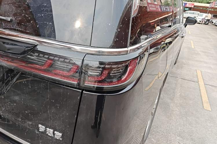Used VOYAH Dream 2024 EV Long-Range Premium Edition Right Rear Taillight