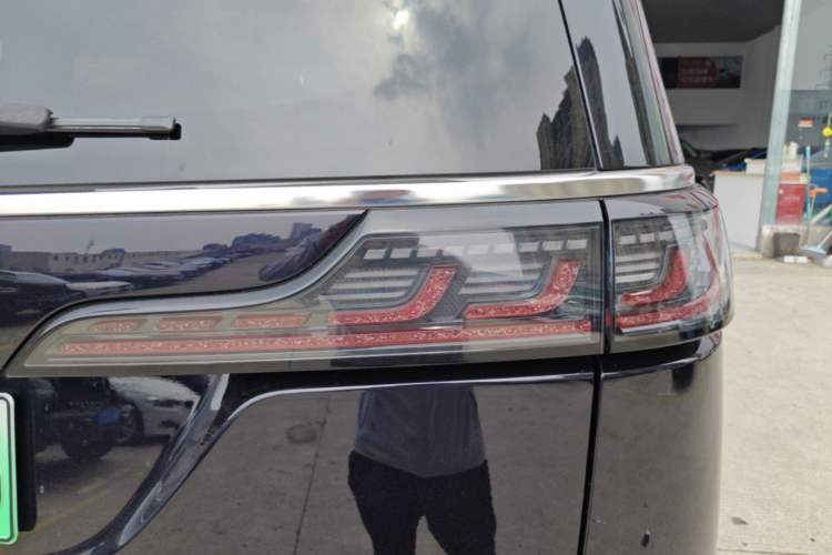 Used VOYAH Dream 2024 PHEV Extended-Range Premium Edition Right Rear Taillight