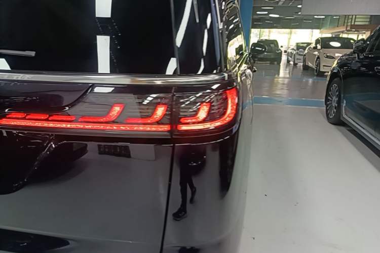 Used VOYAH Dream 2024 PHEV Ultra-Long Range Flagship Edition Right Rear Taillight
