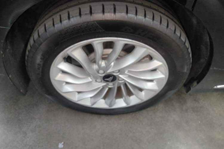 Used VOYAH Dream 2024 PHEV Extended-Range Premium Edition Right Rear Wheel Hub