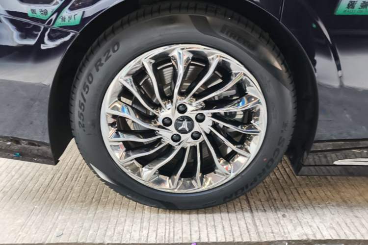 Used VOYAH Dream 2024 PHEV Ultra-Long Range Flagship Edition Right Rear Wheel Hub