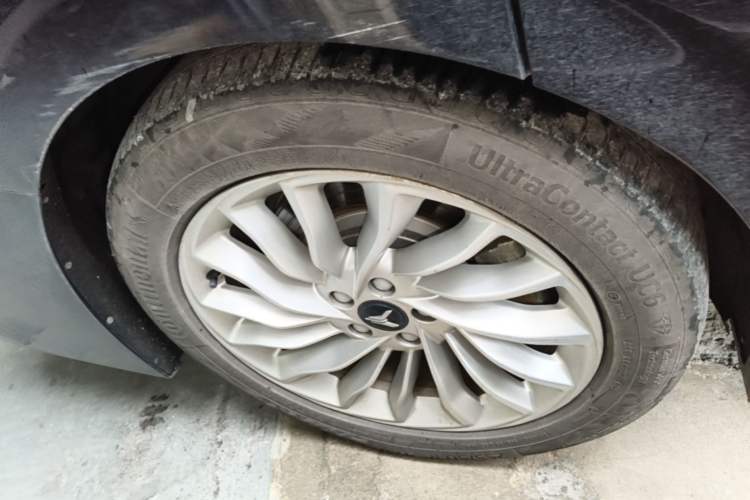 Used VOYAH Dream 2024 PHEV Extended-Range Premium Edition Right Rear Wheel Hub