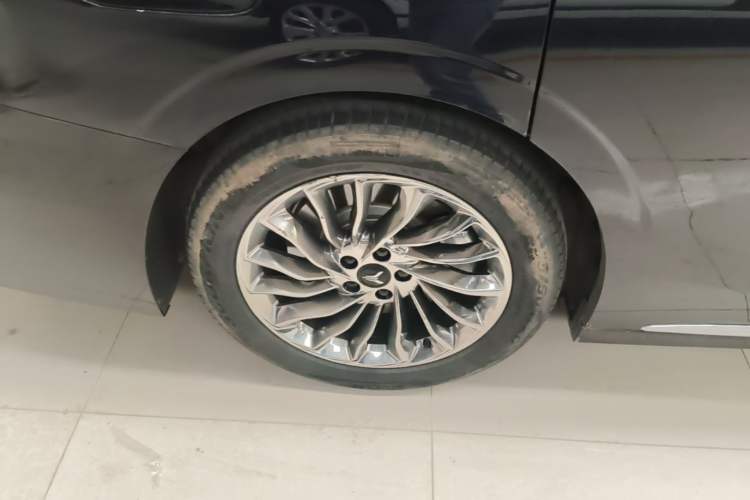 Used VOYAH Dream 2024 PHEV Ultra-Long Range Flagship Edition Right Rear Wheel Hub