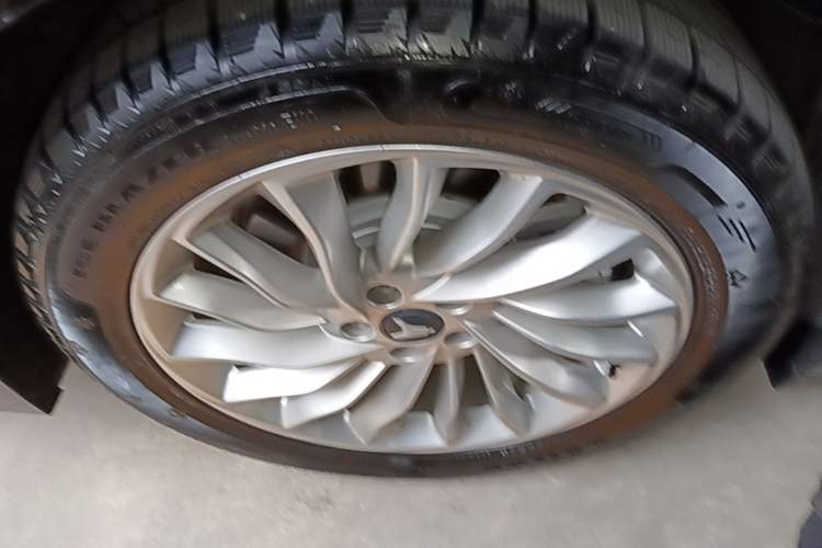 Used VOYAH Dream 2024 PHEV Extended-Range Premium Edition Right Rear Wheel Hub