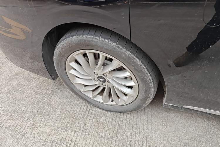 Used VOYAH Dream 2024 EV Long-Range Premium Edition Right Rear Wheel Hub