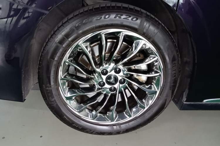 Used VOYAH Dream 2024 PHEV Ultra-Long Range Flagship Edition Right Rear Wheel Hub