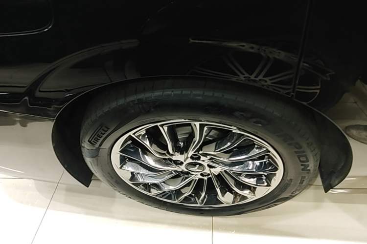 Used VOYAH Dream 2024 PHEV Ultra-Long Range Flagship Edition Right Rear Wheel Hub
