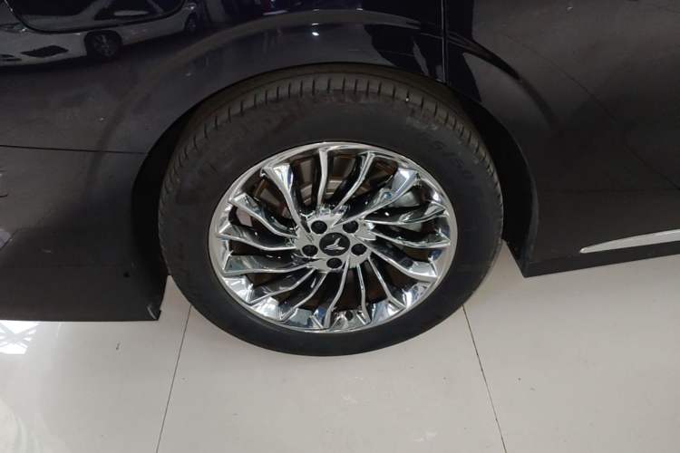 Used VOYAH Dream 2024 PHEV Ultra-Long Range Flagship Edition Right Rear Wheel Hub