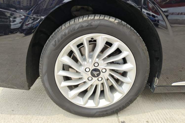 Used VOYAH Dream 2024 PHEV Extended-Range Premium Edition Right Rear Wheel Hub