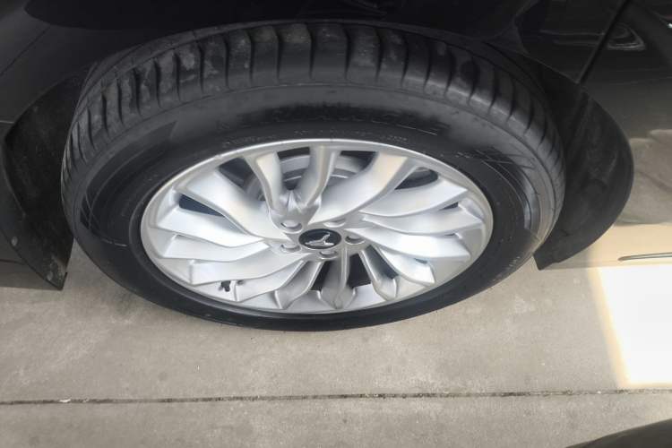 Used VOYAH Dream 2024 PHEV Extended-Range Premium Edition Right Rear Wheel Hub