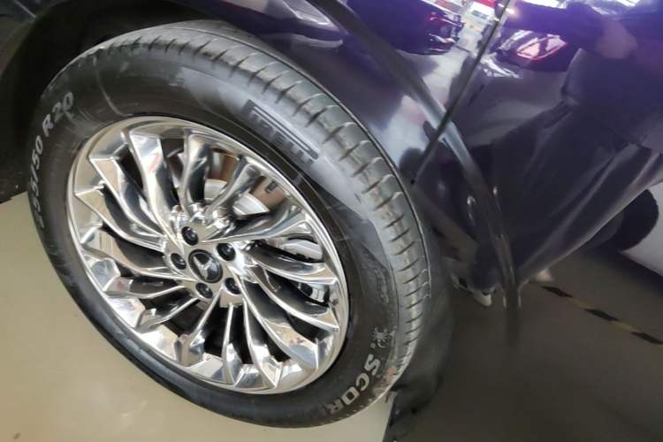 Used VOYAH Dream 2024 PHEV Ultra-Long Range Flagship Edition Right Rear Wheel Hub
