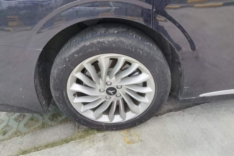 Used VOYAH Dream 2024 PHEV Extended-Range Premium Edition Right Rear Wheel Hub