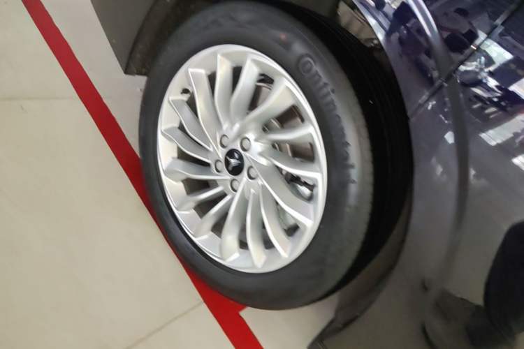 Used VOYAH Dream 2024 PHEV Extended-Range Premium Edition Right Rear Wheel Hub