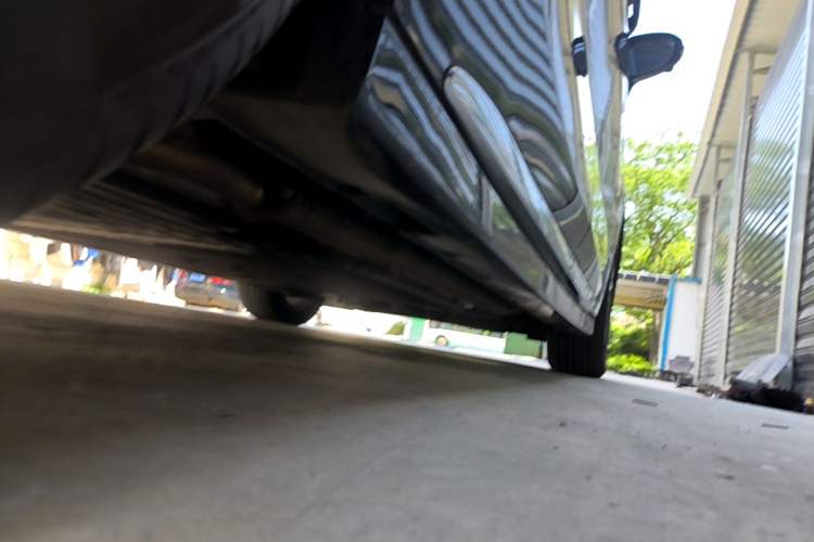 Used VOYAH Dream 2024 PHEV Extended-Range Premium Edition Right Side Sill