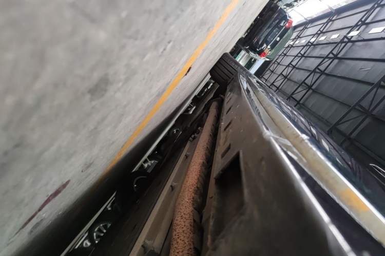 Used VOYAH Dream 2024 PHEV Extended-Range Premium Edition Right Side Sill