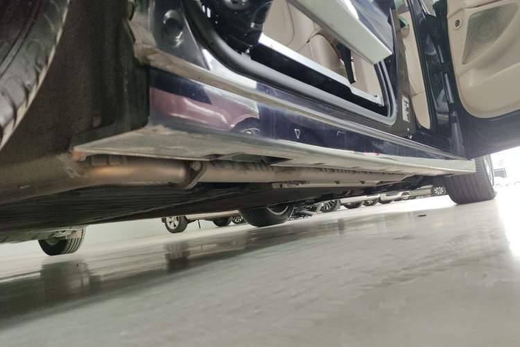 Used VOYAH Dream 2024 PHEV Extended-Range Premium Edition Right Side Sill