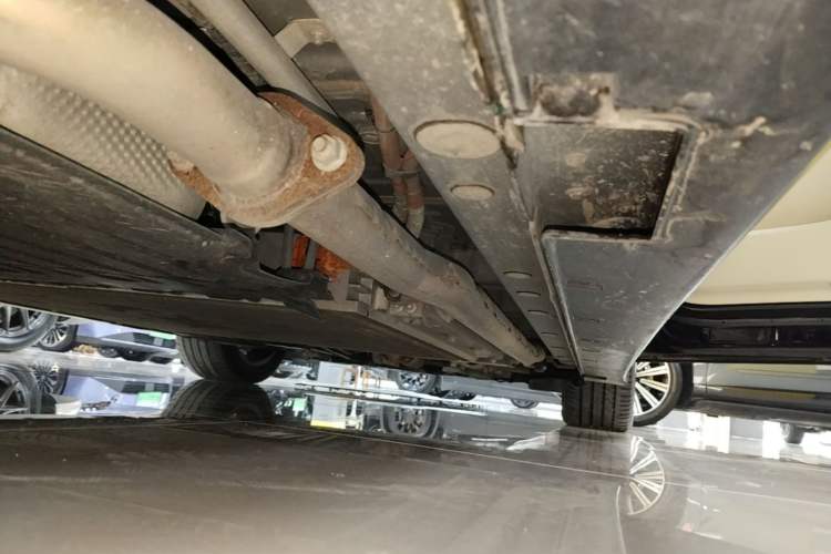 Used VOYAH Dream 2024 PHEV Ultra-Long Range Flagship Edition Right Side Sill