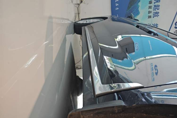 Used VOYAH Dream 2024 PHEV Extended-Range Premium Edition Right Side Sill