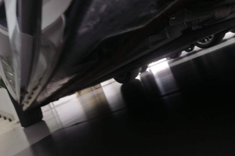 Used VOYAH Dream 2024 PHEV Ultra-Long Range Flagship Edition Right Side Sill