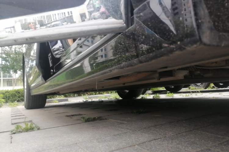 Used VOYAH Dream 2024 PHEV Extended-Range Premium Edition Right Side Sill