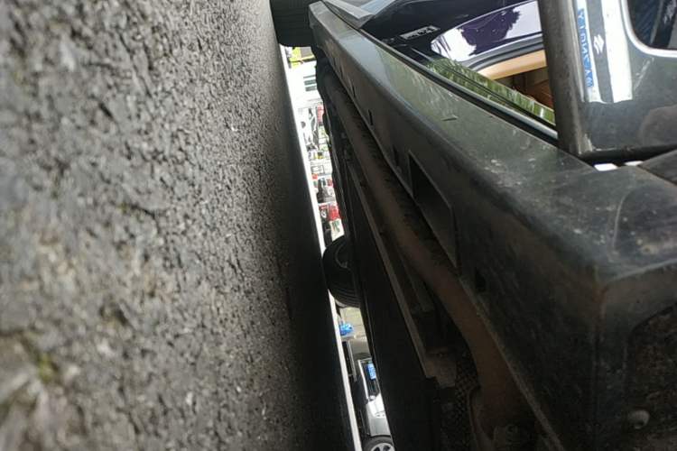 Used VOYAH Dream 2024 PHEV Extended-Range Premium Edition Right Side Sill