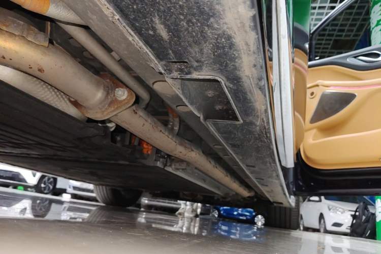Used VOYAH Dream 2024 PHEV Ultra-Long Range Flagship Edition Right Side Sill