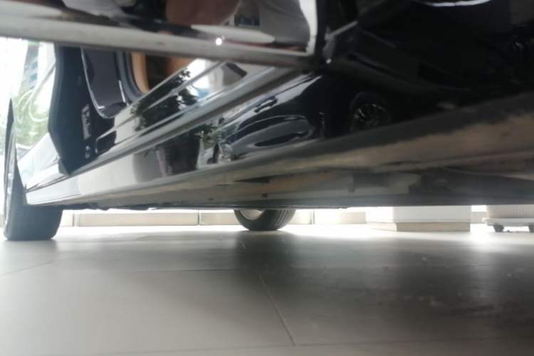 Used VOYAH Dream 2024 PHEV Extended-Range Premium Edition Right Side Sill