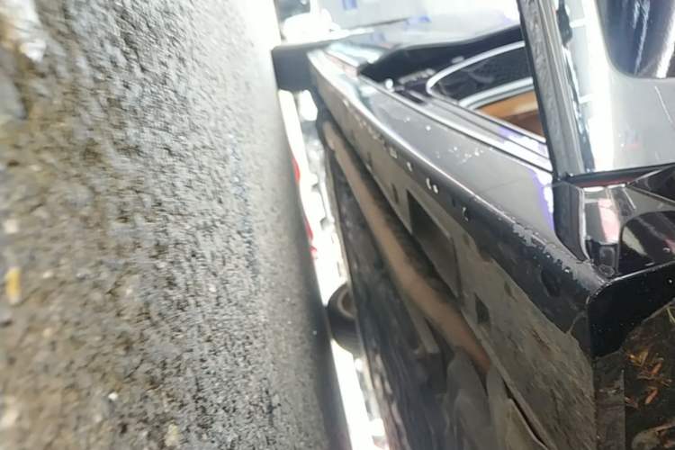 Used VOYAH Dream 2024 PHEV Extended-Range Premium Edition Right Side Sill