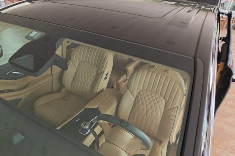 Used VOYAH Dream 2024 PHEV Ultra-Long Range Flagship Edition Roof