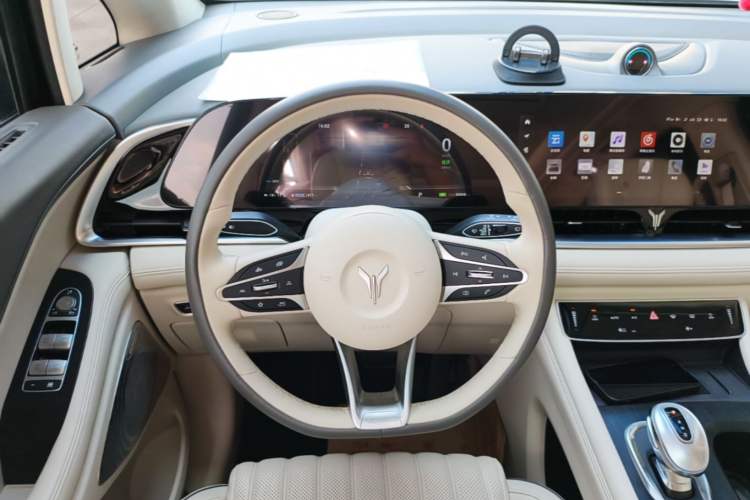 Used VOYAH Dream 2024 PHEV Ultra-Long Range Flagship Edition Steering Wheel