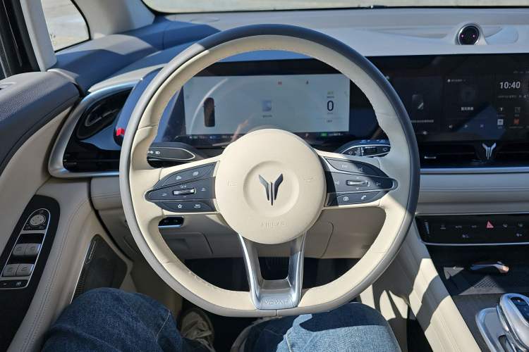 Used VOYAH Dream 2024 PHEV Ultra-Long Range Flagship Edition Steering Wheel