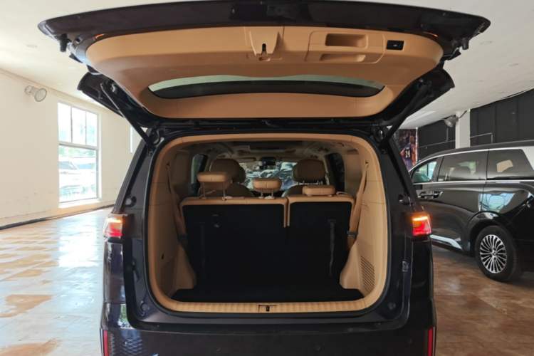 Used VOYAH Dream 2024 PHEV Ultra-Long Range Flagship Edition Trunk