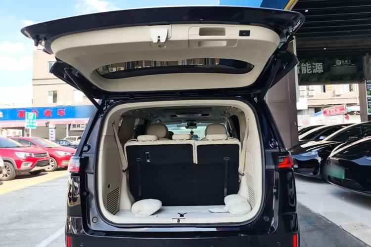 Used VOYAH Dream 2024 PHEV Ultra-Long Range Flagship Edition Trunk